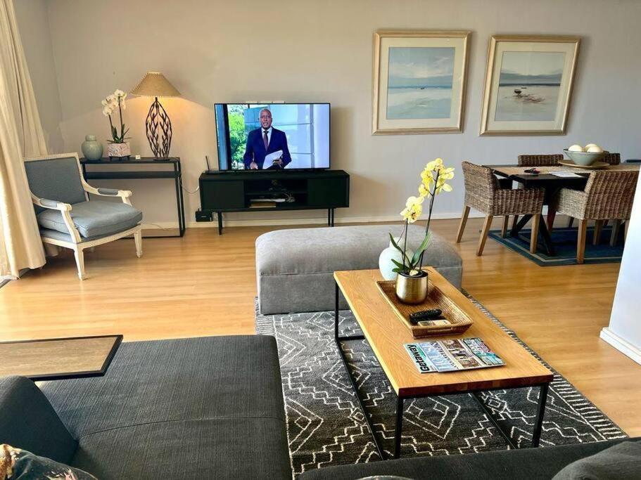 Parama 003 Secure, Luxurious Waterfront Apartment Cape Town Exterior photo